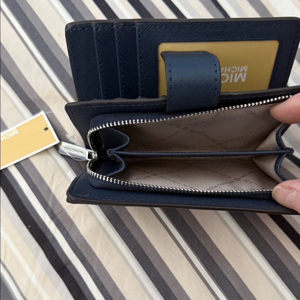 Michael Kors Jet Set Travel Wallet